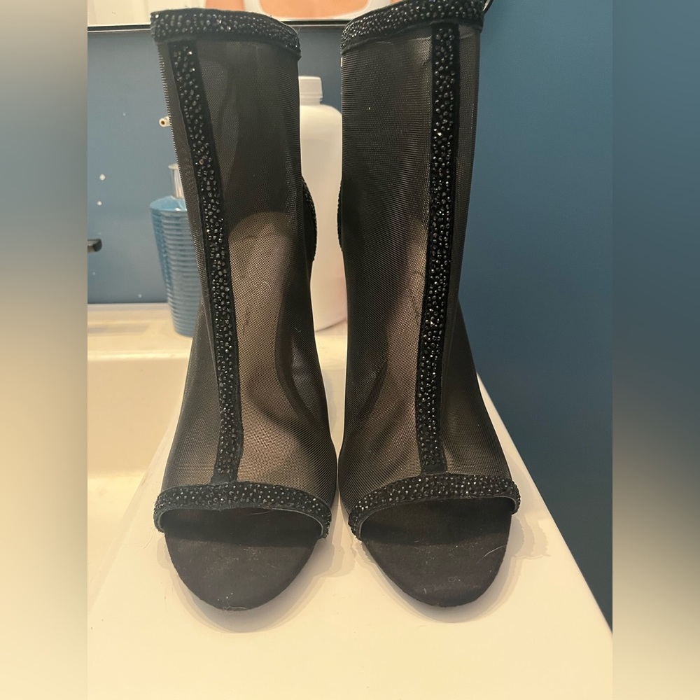 Jessica Simpson black heels